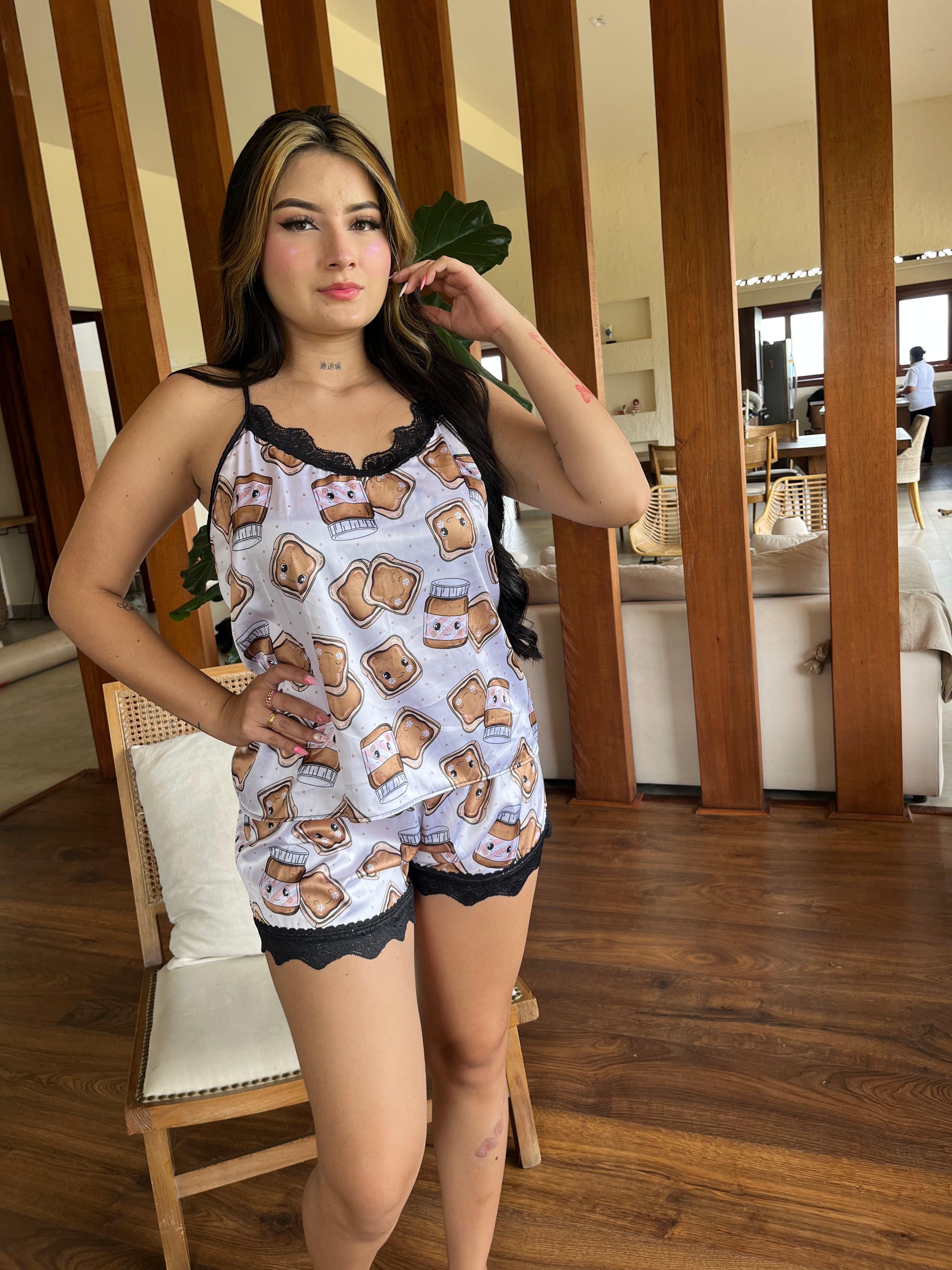 Short satinado tostadas